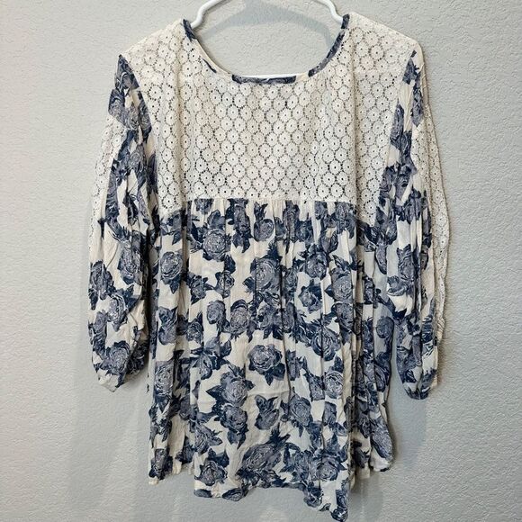 Free People Blue White Floral Lace Oversized Peasant Blouse - Size XS - EUC - Picture 4 of 8